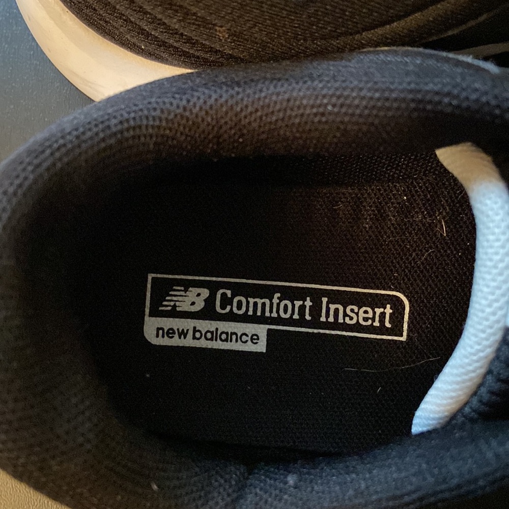 New Balance women’s 520 sneakers, size US9 - Picture 2 of 8